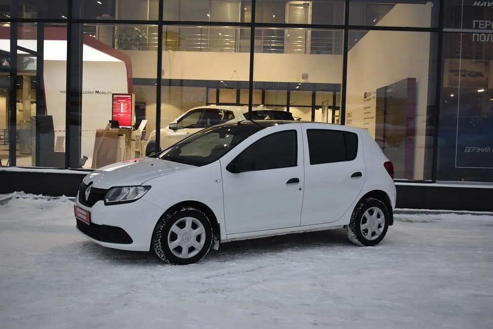 Renault Sandero Image 1