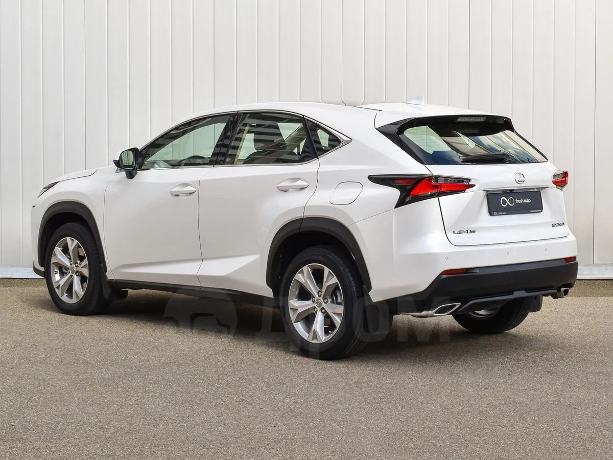 Lexus NX200t Image 2